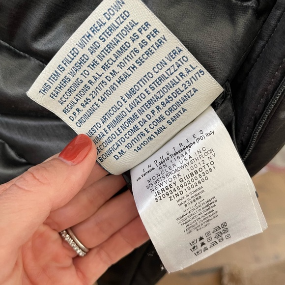 Size XS(0) Moncler down jacket.Small tear on right arm. Smoke & pet free home. - Picture 7 of 9